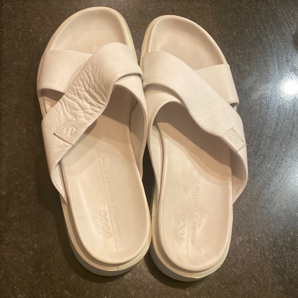 Ecco white leather shoes 40